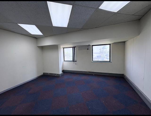 1,120M² OFFICE TO LET IN VORNA VALLEY